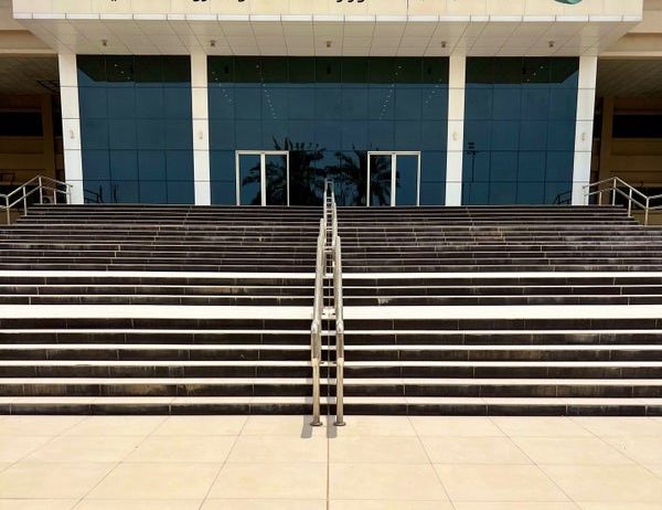 “الصناعة” تنفذ 911 جولة رقابية على عدة مواقع تعدينية خلال مايو الماضي