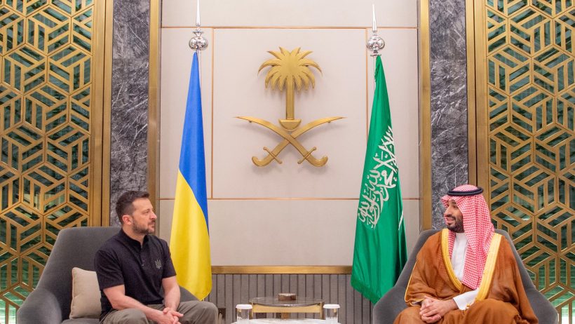 ولي العهد يستقبل رئيس أوكرانيا في جدة