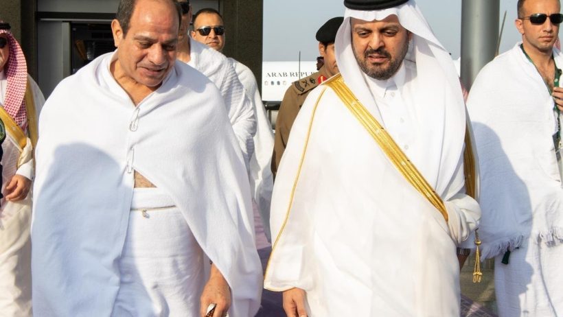 الرئيس المصري يصل إلى جدة لأداء مناسك الحج