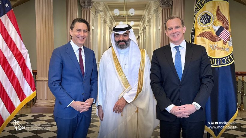 لتعزيز الشراكة في الاقتصاد الرقمي.. وزير الاتصالات يلتقي مسؤولين في البيت الأبيض