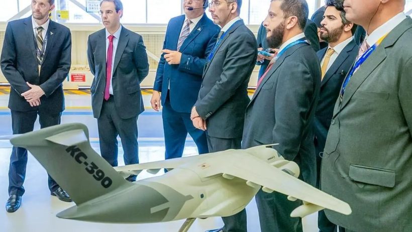 الخريف يبحث مع شركة برازيلية توطين صناعة الطيران في السعودية