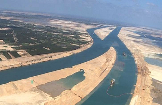 الحكومة المصرية تنفي شائعة بيع قناة السويس مقابل تريليون دولار