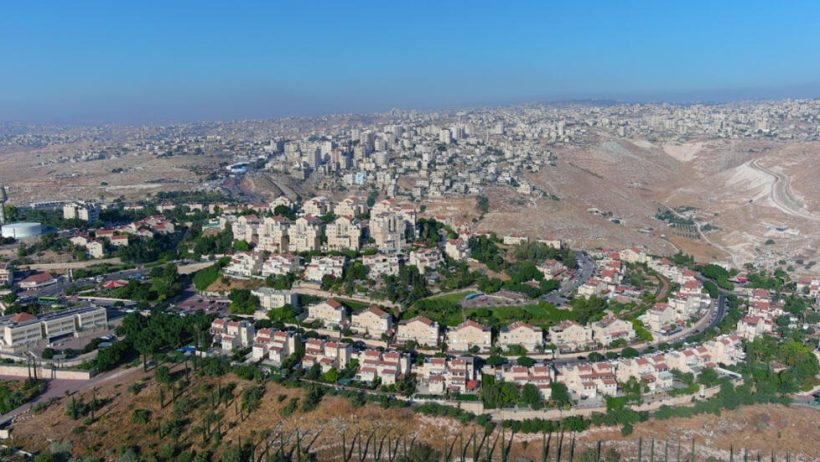 محلل سياسي لـ”الوئام”: إسرائيل تُخطط لبناء مستوطنة باسم كل دولة اعترفت بفلسطين
