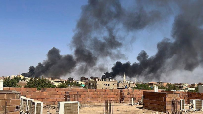 باحث سياسي لـ”الوئام”: جولة المبعوث الأمريكي للسودان هدفها العودة لمنبر جدة