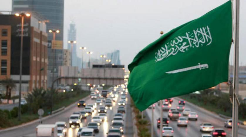 “أمن الطرق” يُحذر من عواصف ترابية ويحث على الالتزام بـ5 نصائح لقيادة آمنة