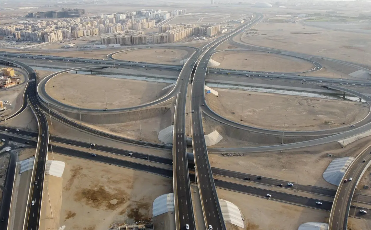 استراتيجية قطاع الطرق تحقق منجزات ملموسة بعد 500 يوم من إطلاقها