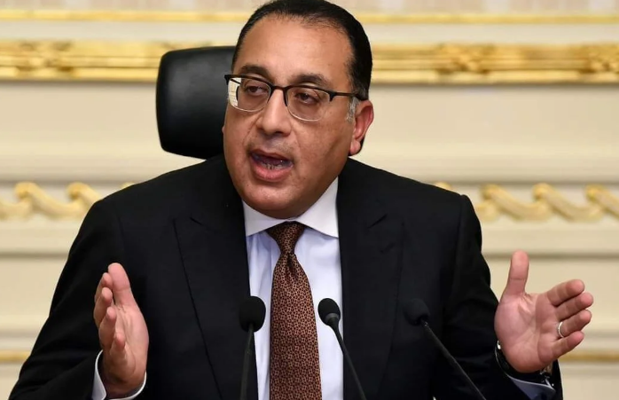 رئيس الوزراء المصري يصل إلى الرياض.. علاقات تاريخية وثيقة