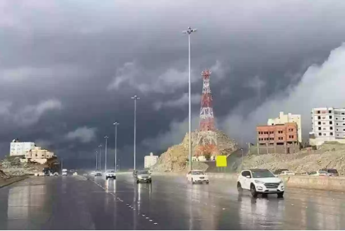 أتربة مصحوبة برياح على القنفذة والليث.. وأمطار غزيرة على الباحة وجازان