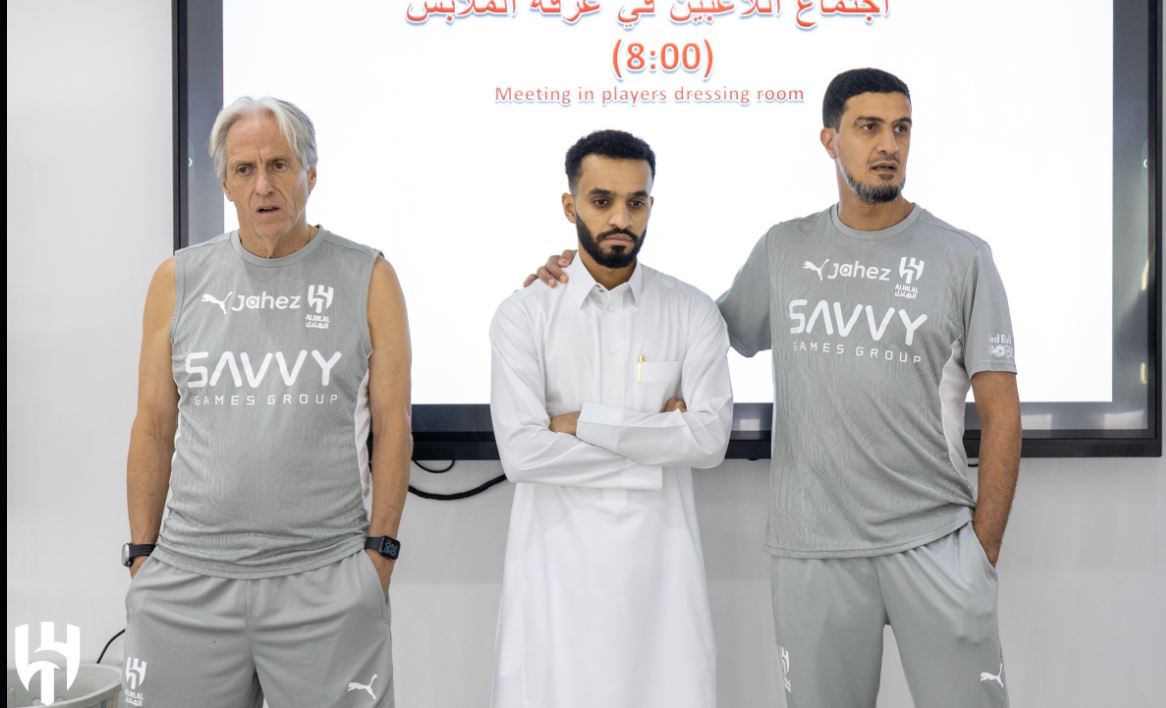 محمد البريك يودع لاعبي الهلال