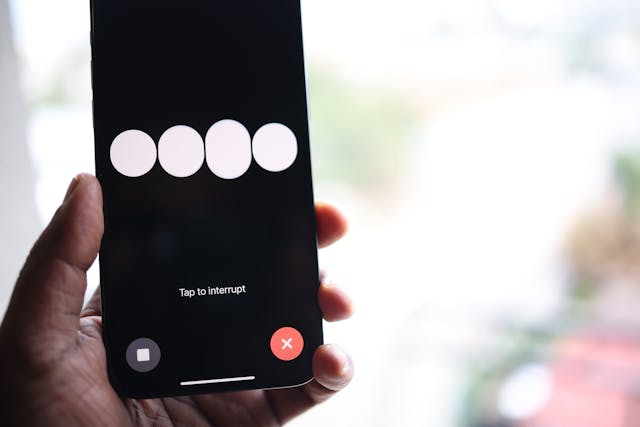 بعد توقف لعدة أشهر.. إطلاق ميزة المحادثات الصوتية المتقدمة لمستخدمي “ChatGPT”