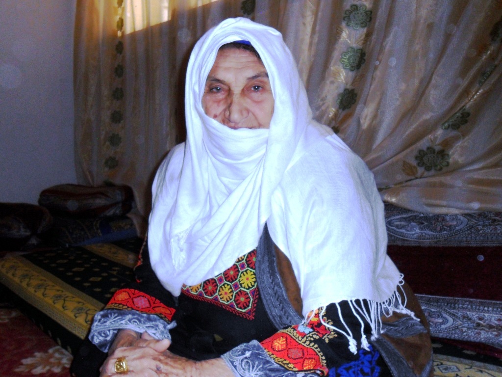 مناضلة شرسة عمرها 105 أعوام.. من هي “فرحانة” التي كرمتها مصر؟