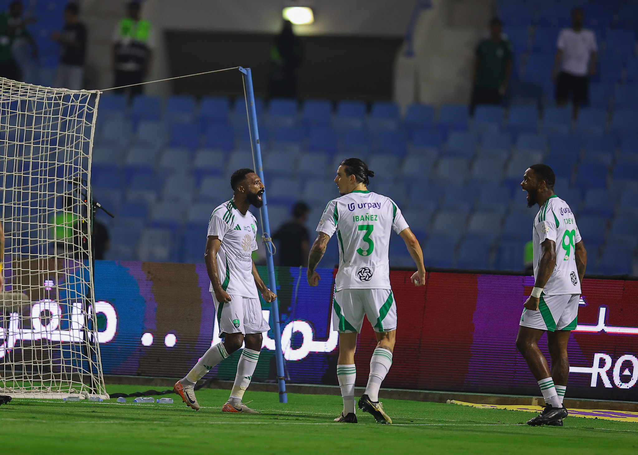 البريكان رجل مباراة الأهلي الخليج في دوري روشن