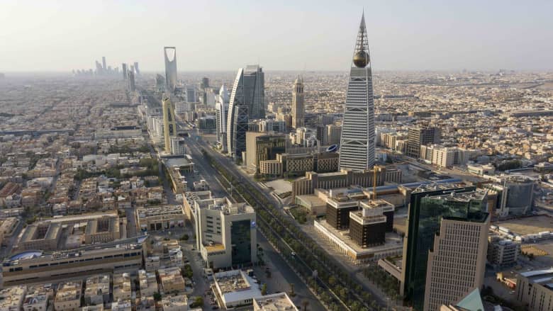 الأولوية للمواطن السعودي