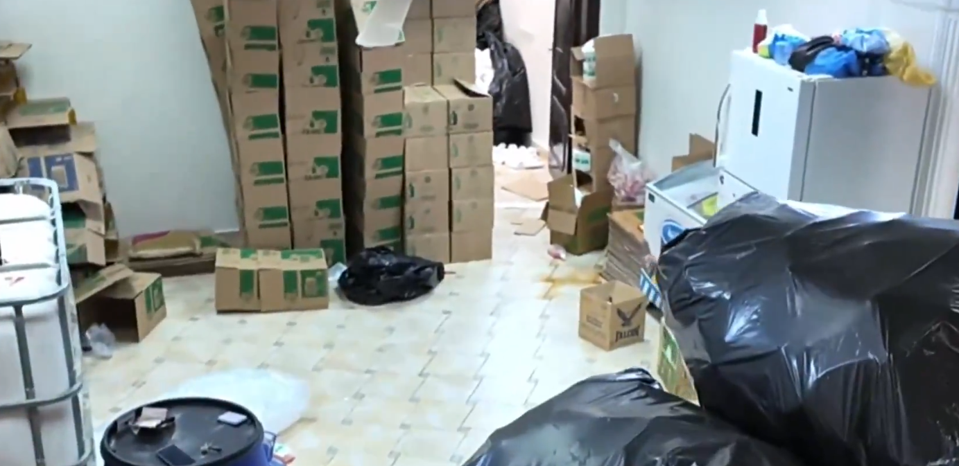 ضبط وافد حوّل منزلا بالرياض إلى مصنع منتجات نظافة مغشوشة