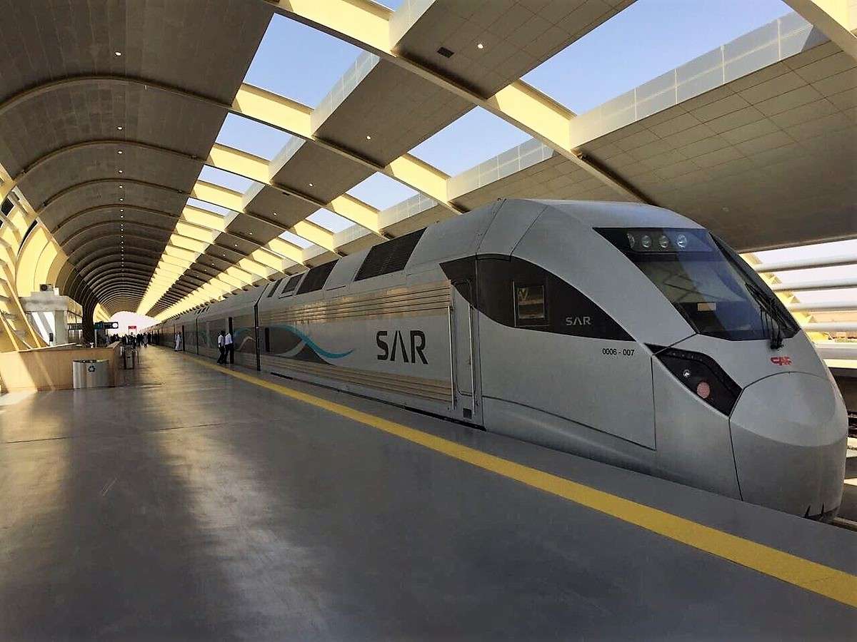 قطار الرياض.. غدًا بدء تشغيل محطة وزارة المالية على المسار الأخضر