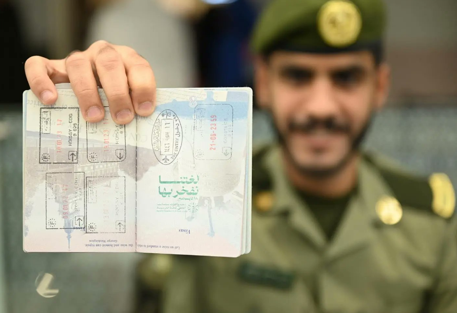 “الداخلية” تطلق ختما خاصا احتفاء باليوم العالمي للغة العربية