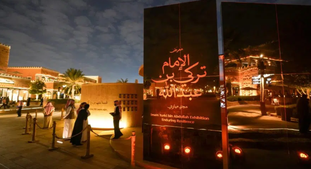 موسم الدرعية يمدد معرض “مجد مباري” إلى 11 يناير