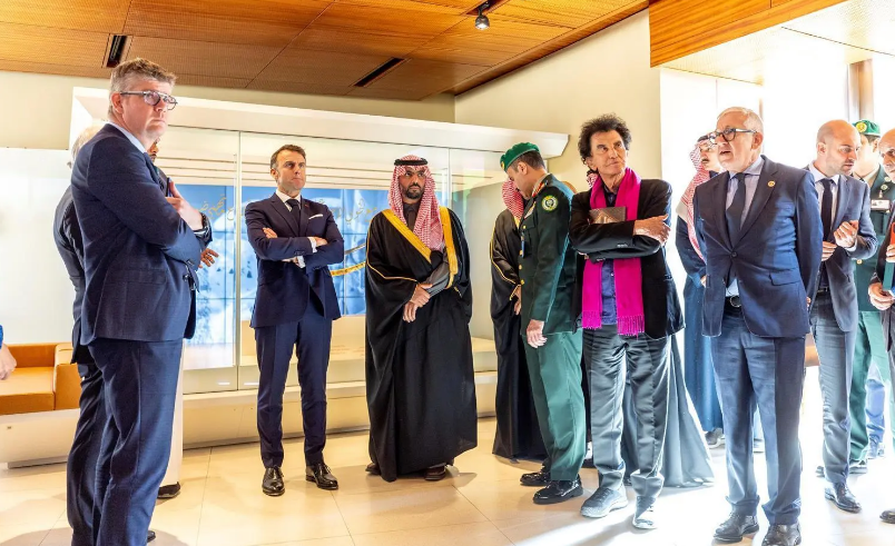 تفاصيل زيارة الرئيس الفرنسي لحي طريف