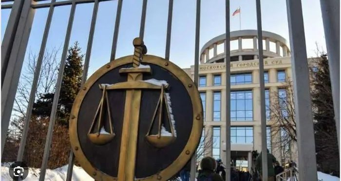 محكمة روسية تقضي بَسجن مواطن أمريكي بتهمة التجسس