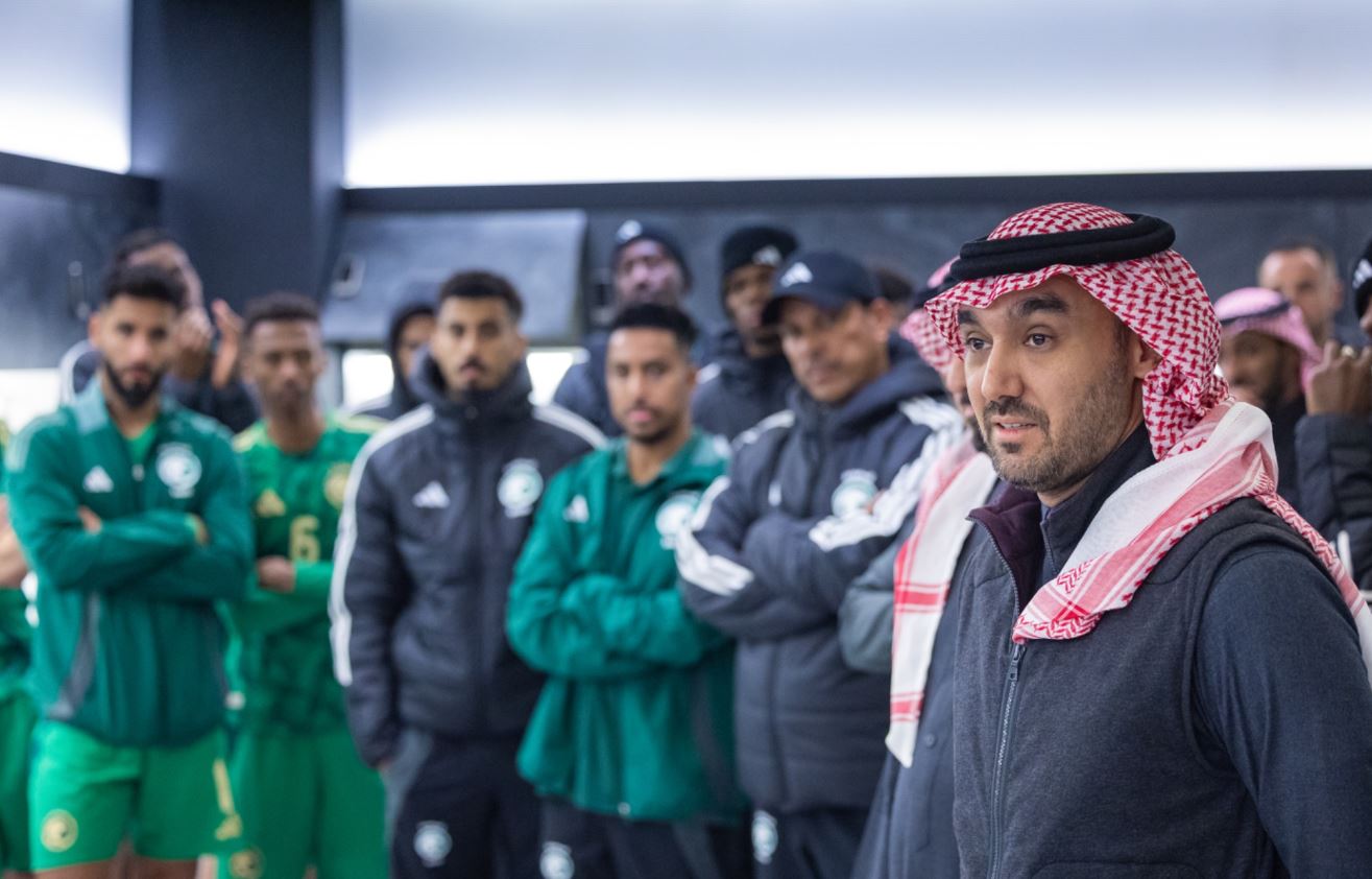تفاصيل جلسة وزير الرياضة مع لاعبي الأخضر
