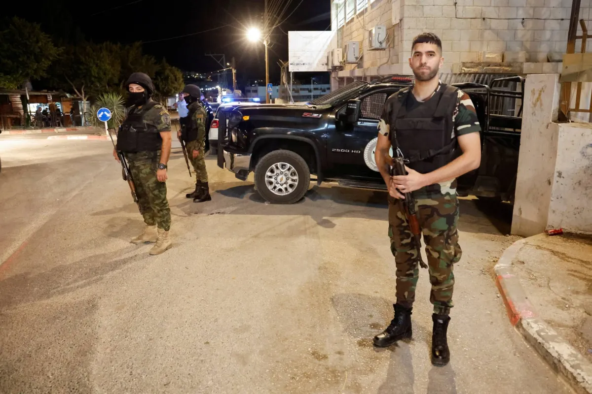 معركة بين الأمن الفلسطيني ومسلحين في الضفة الغربية