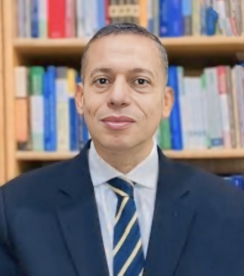 الدكتور أيمن سلامة