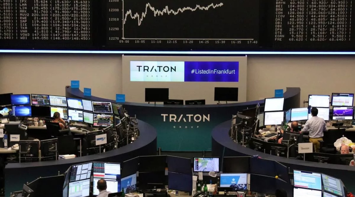 ارتفاع أسهم أوروبا لأعلى مستوى في شهر