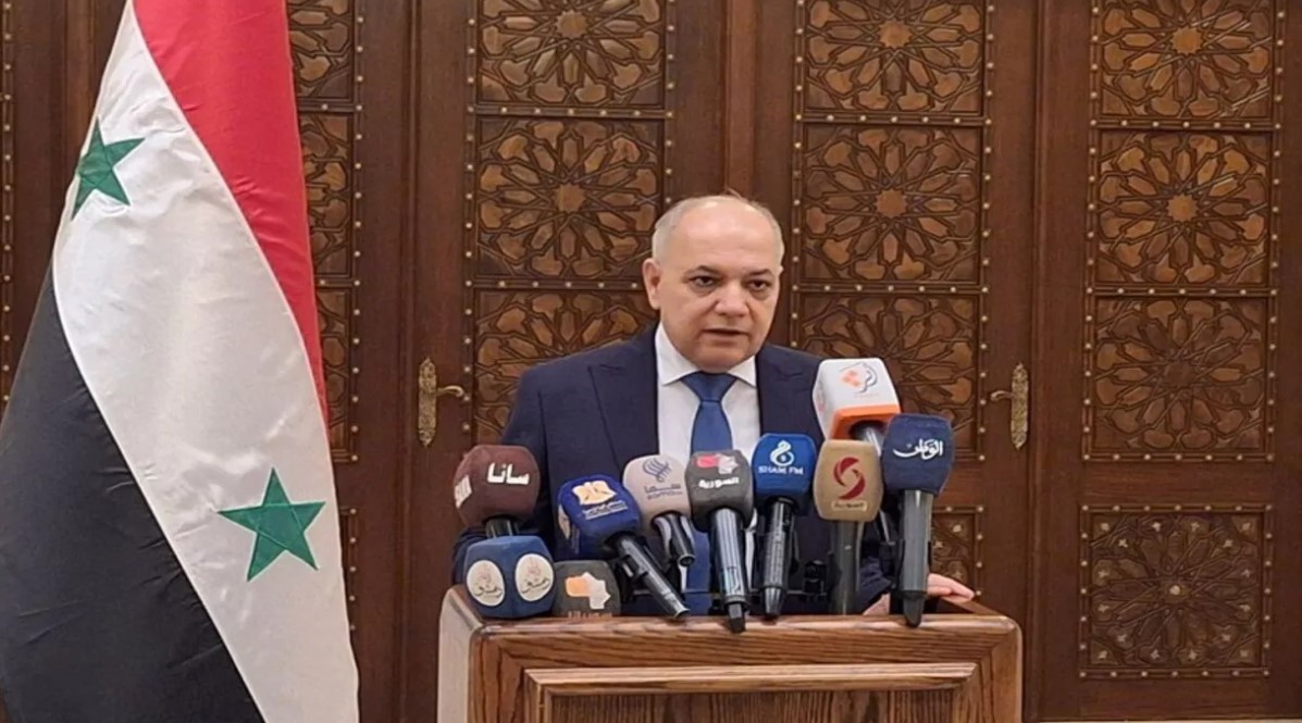 رئيس وزراء سوريا يدعو لانتخابات حرة ويتواصل مع الجولاني