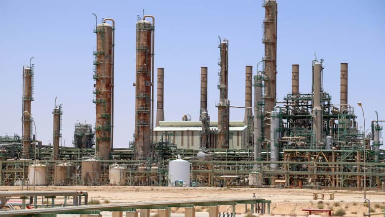 محلل اقتصادي لـ”الوئام”: القوات المسلحة الليبية طردت الجماعات المسلحة من الهلال النفطي مؤسسة النفط الليبية