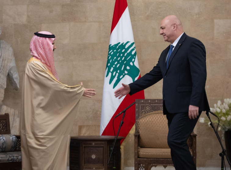 الرئيس اللبناني جوزيف عون: زيارة وزير الخارجية السعودي “رسالة أمل لنا”