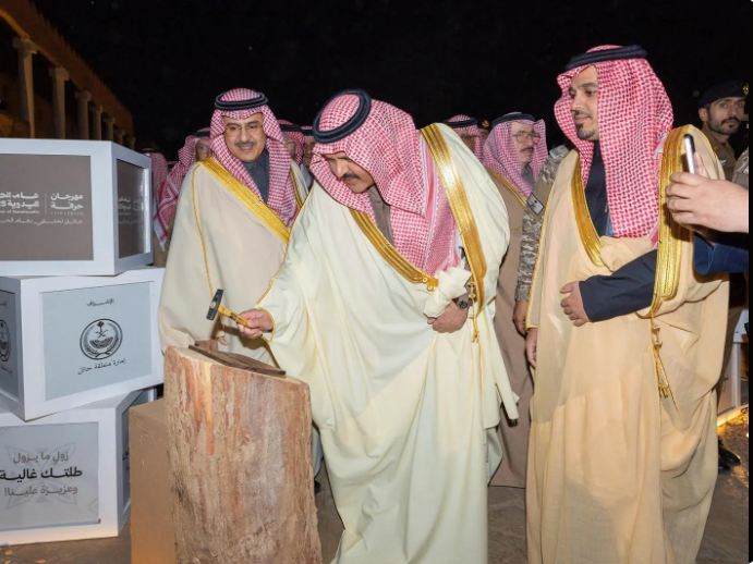أمير حائل يدشّن “مهرجان حرفة”