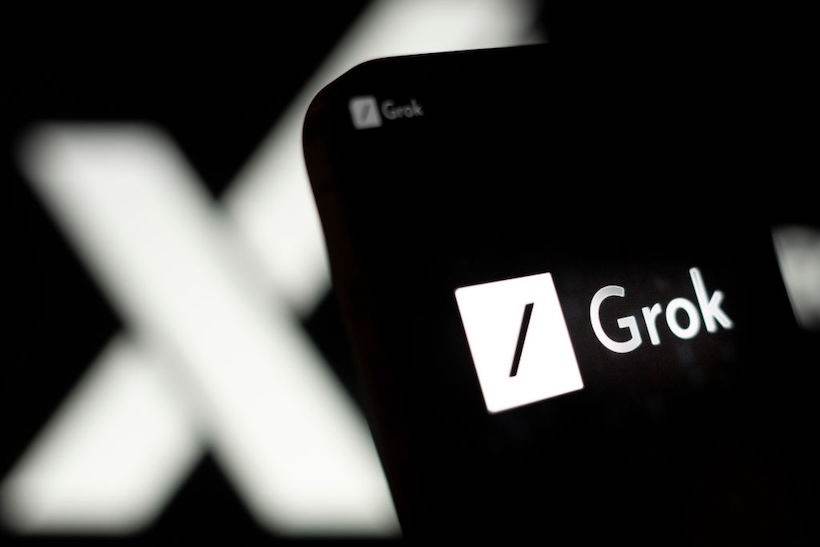 تحدي جديد لـ شات جي بي تي.. “Grok” يشق طريقه إلى هواتف آيفون