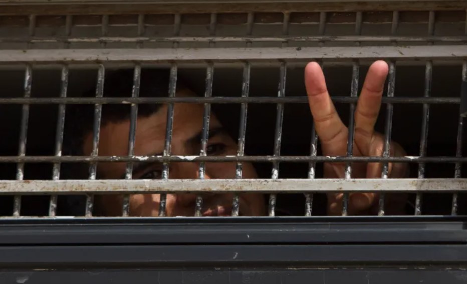 الإفراج عن 95 فلسطينيًا الأحد.. إسرائيل تنشر قائمة الأسماء
