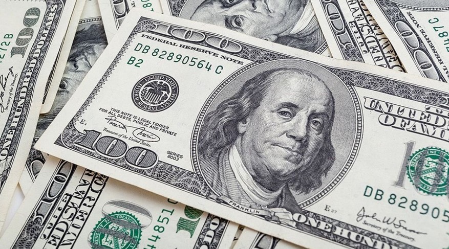 انتعاش الدولار بدعم بيانات أمريكية قوية