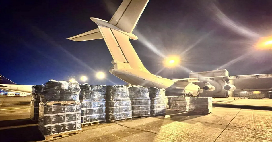 طائرة الإغاثة السعودية الثالثة تغادر إلى دمشق
