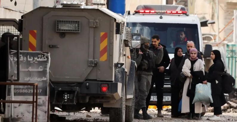نزوح جماعي في جنين مع استمرار الهجوم الإسرائيلي لليوم الثالث