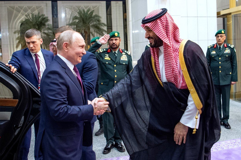 بوتين يشكر ولي العهد على استضافة المحادثات الروسية الأمريكية