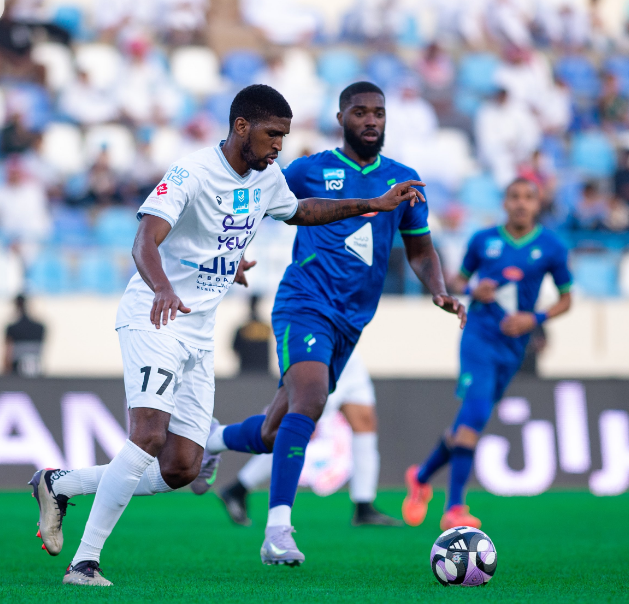 الفتح يضرب الأخدود بثلاثية في دوري روشن