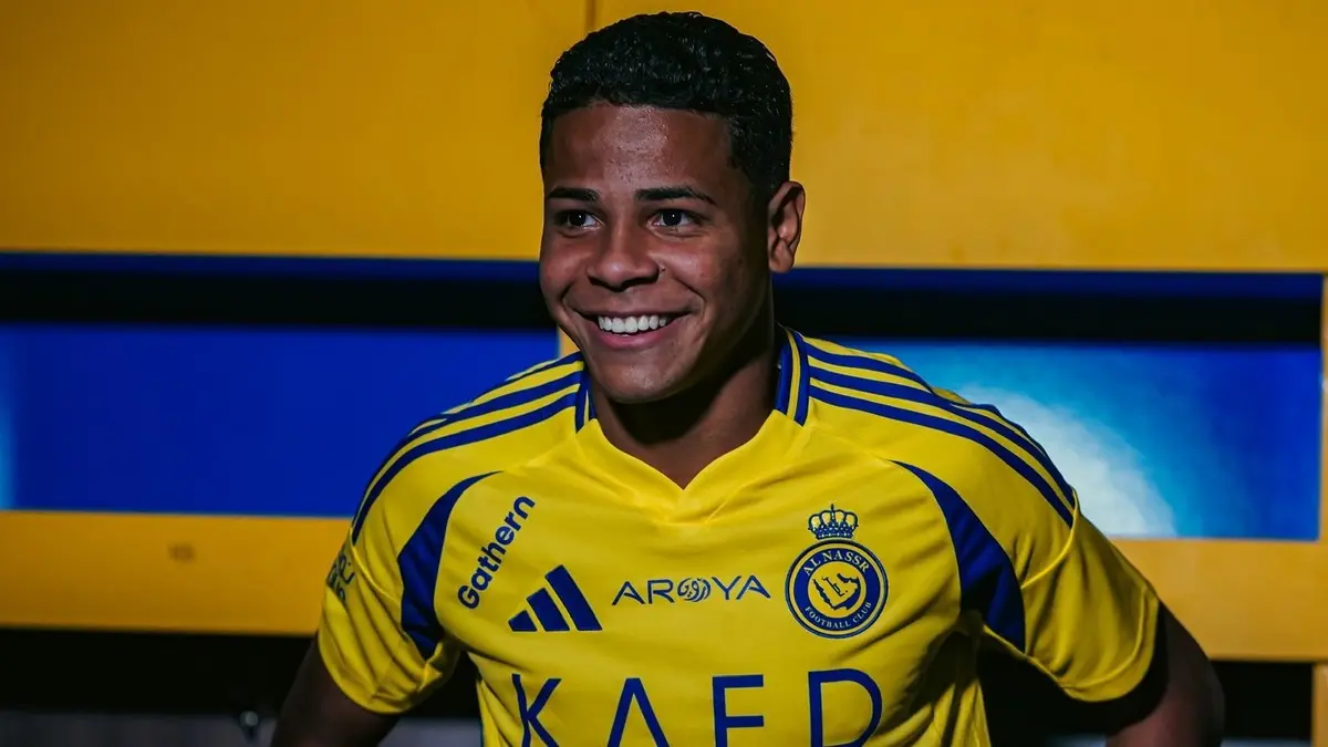 النصر يحفز نجمه بعد التتويج ببطولة جديدة