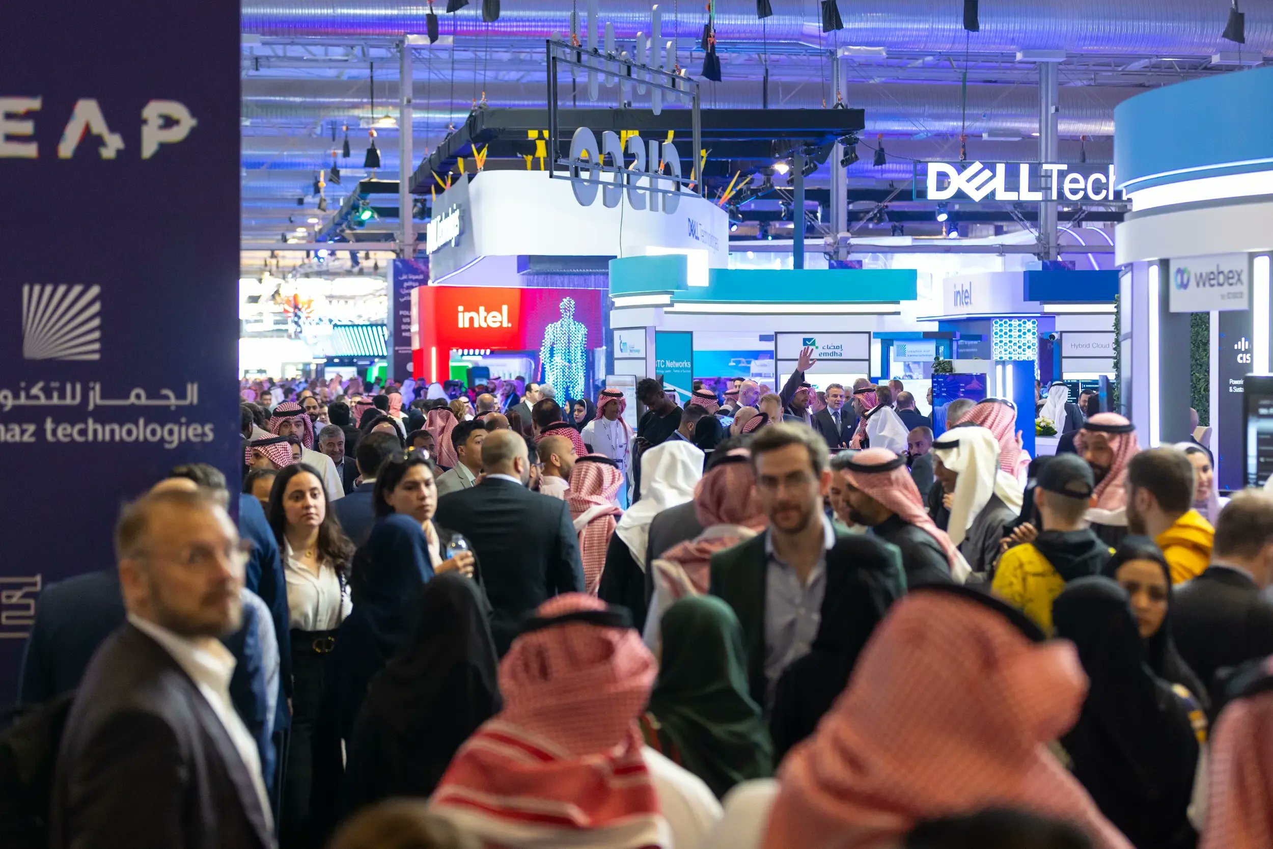 اليوم الثالث من “ليب 2025”.. 1.79 مليار دولار لدعم الذكاء الاصطناعي وتنمية المواهب