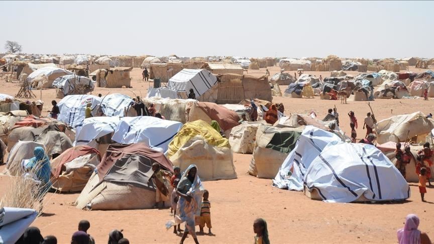 “الأغذية العالمي” يعلق تقديم المساعدات لمخيم زمزم بالسودان