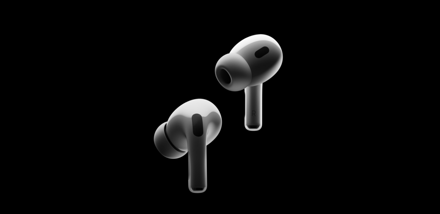 “آبل” تخطط لإضافة الترجمة الفورية إلى سماعات AirPods