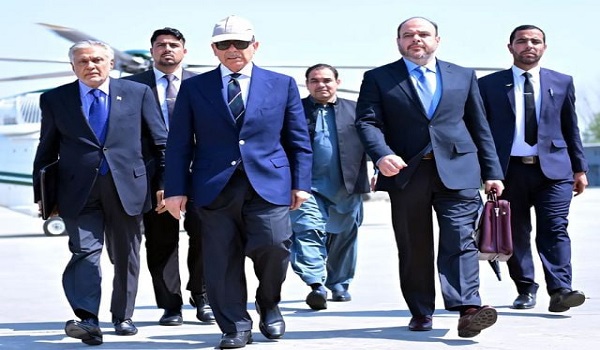 رئيس وزراء باكستان يغادر بلاده متوجها إلى السعودية