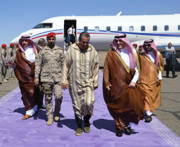 رئيس الحكومة المغربية يصل المدينة المنورة