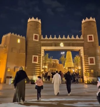 زوار “بوليفارد وورلد” لـ”الوئام”: أجواء رمضانية تجمع بين التراث والاحتفال