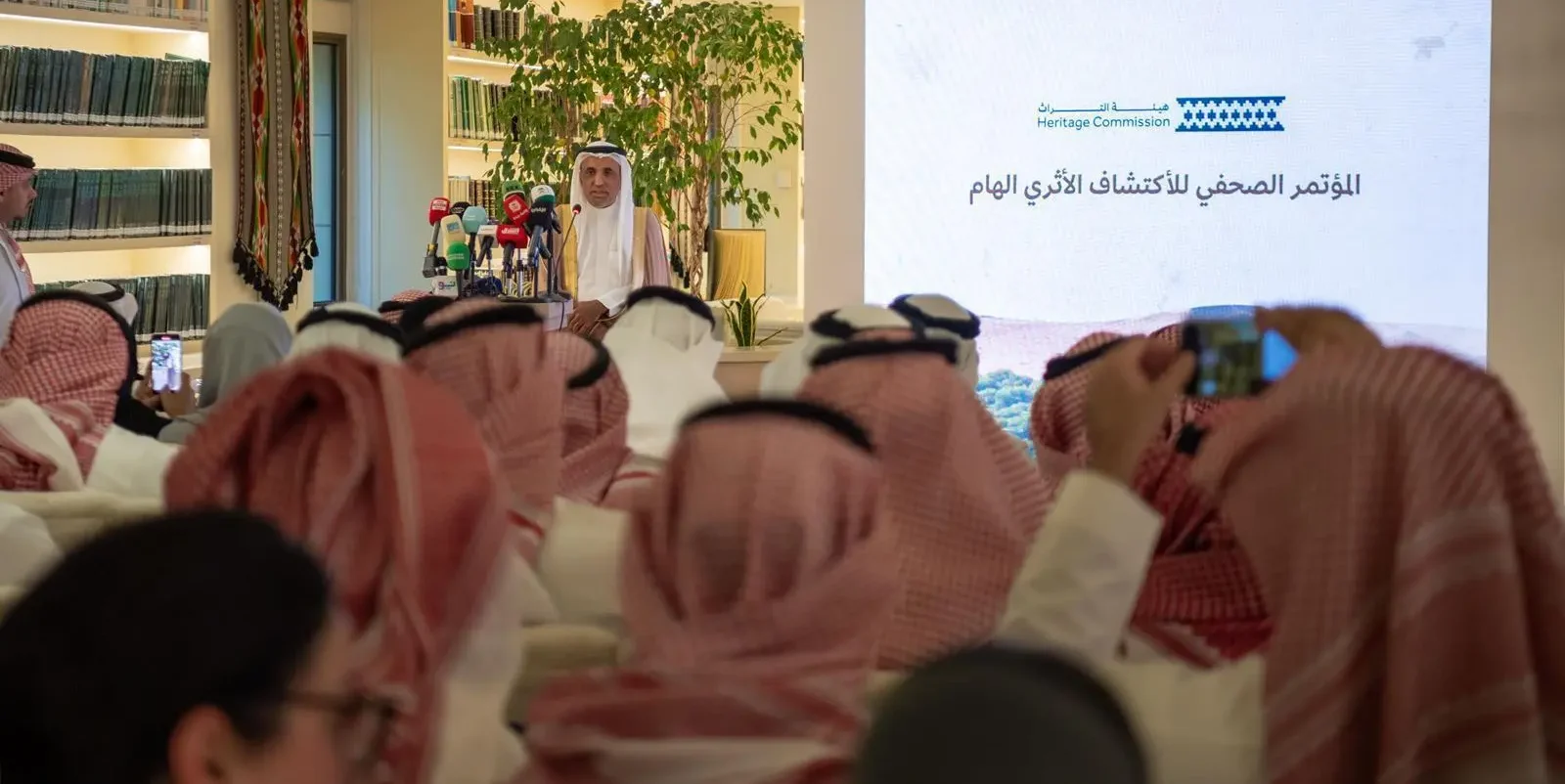“دحول الصمّان” تفتح نافذة على تاريخ السعودية الأخضر قبل 8 ملايين عام