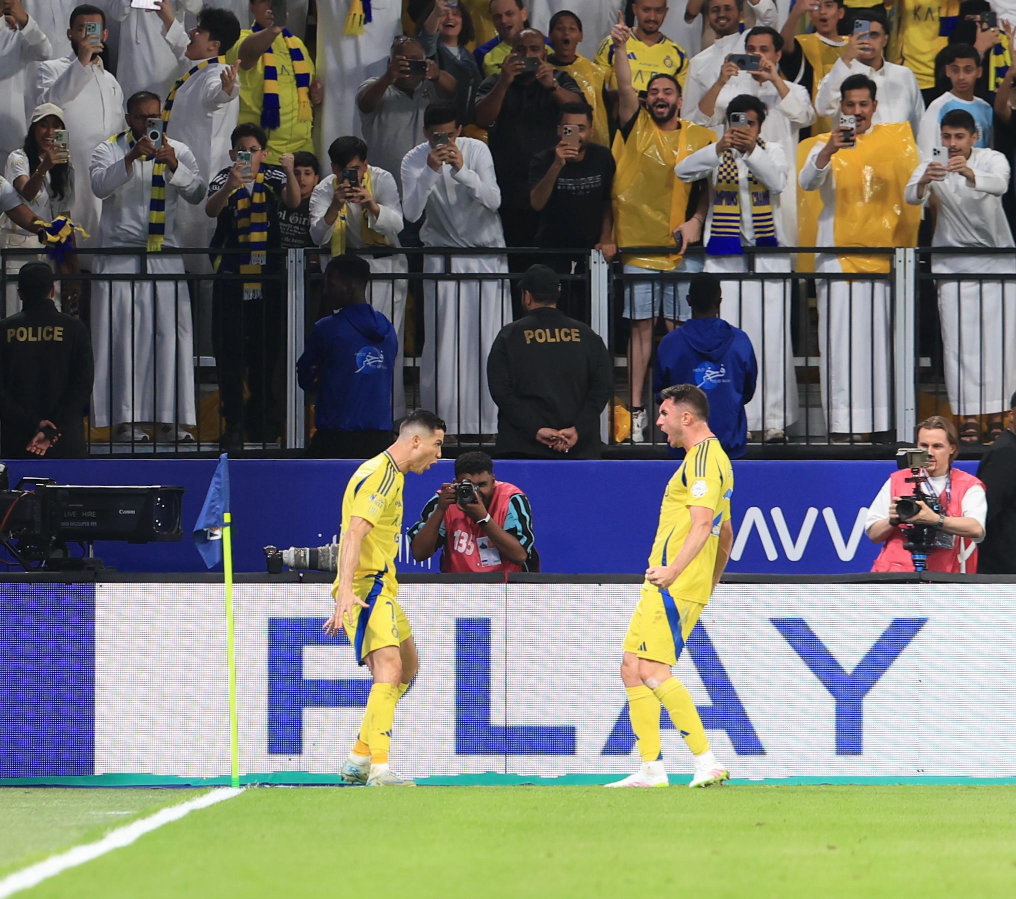 النصر يضرب الهلال بالثلاثة ويعود للمنافسة على الدوري