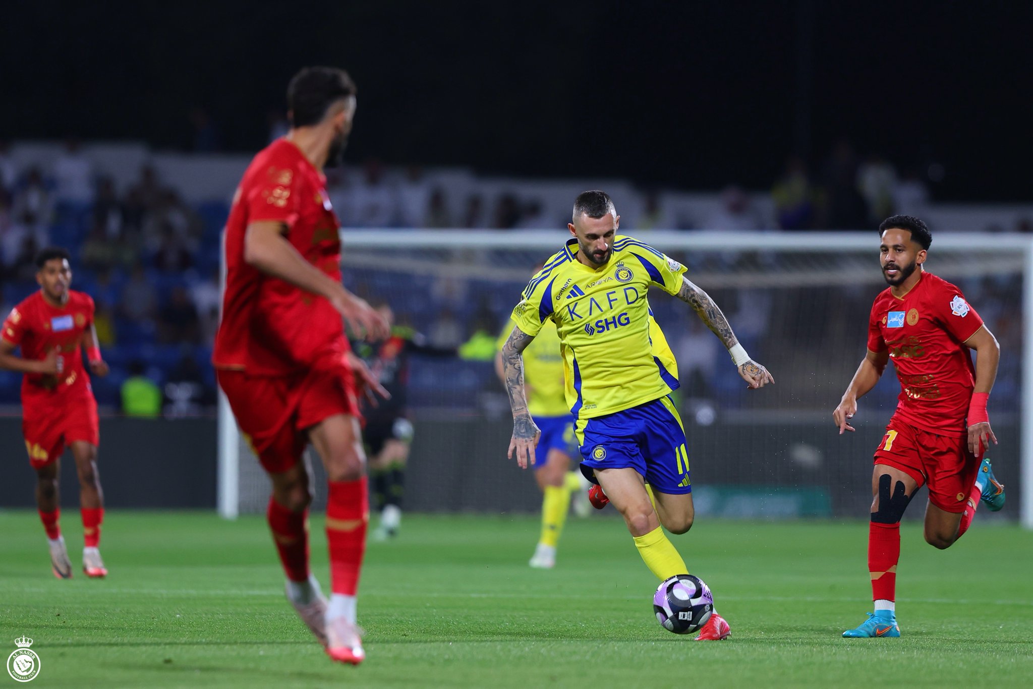 النصر يفوز على ضمك بهدف قاتل ويحيي آمال المنافسة