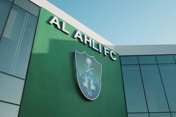 الأهلي يعلن عن عدد بطولاته الرسمية 