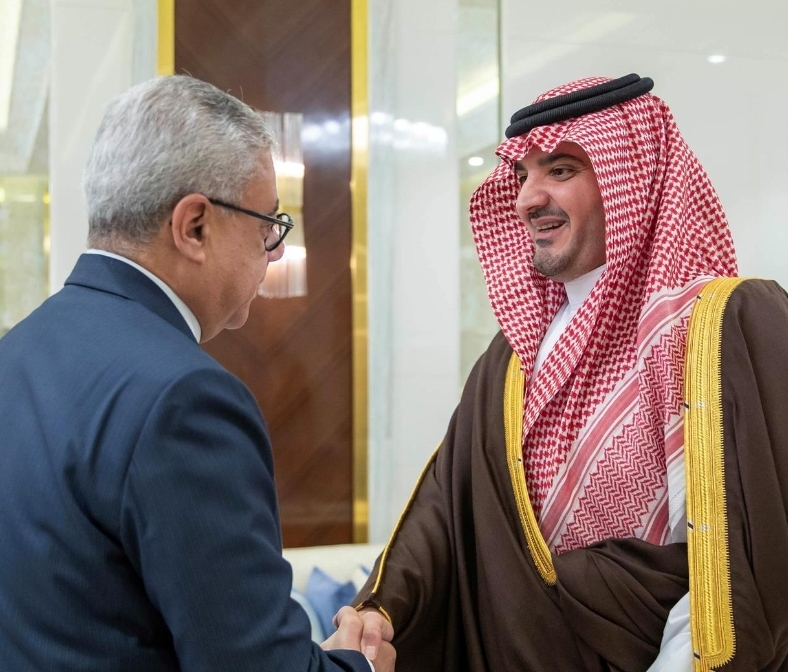 عبدالعزيز بن سعود يبحث مع السفير المصري عددًا من الموضوعات ذات الاهتمام المشترك